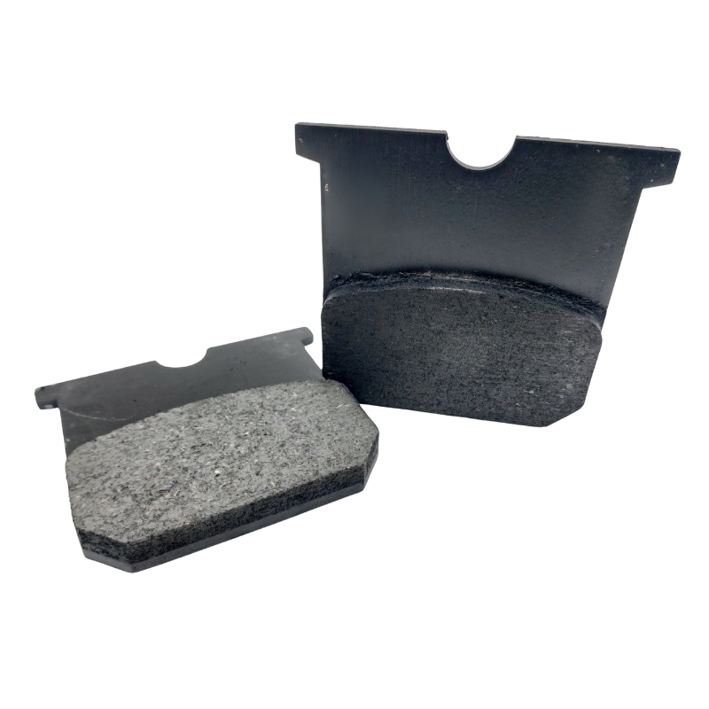 Imagem do produto PASTILHA FREIO VOLVO L60E L60F L70E L70F L90D L90F G700 SERIES - JOGO 2 PEÇAS